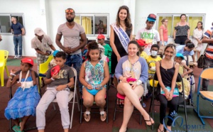 Miss Réunion fête la musique avec les enfants au CHU