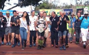 Miss Réunion accueille le dernier finisher du Grand Raid